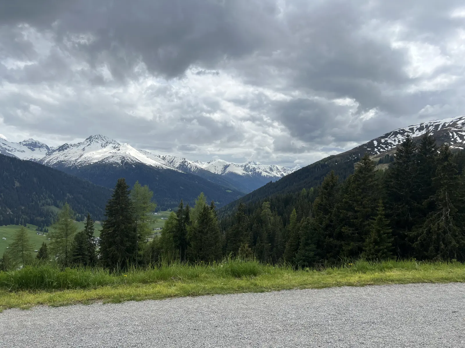 Blick von der Schatzalp auf das winterliche Davos